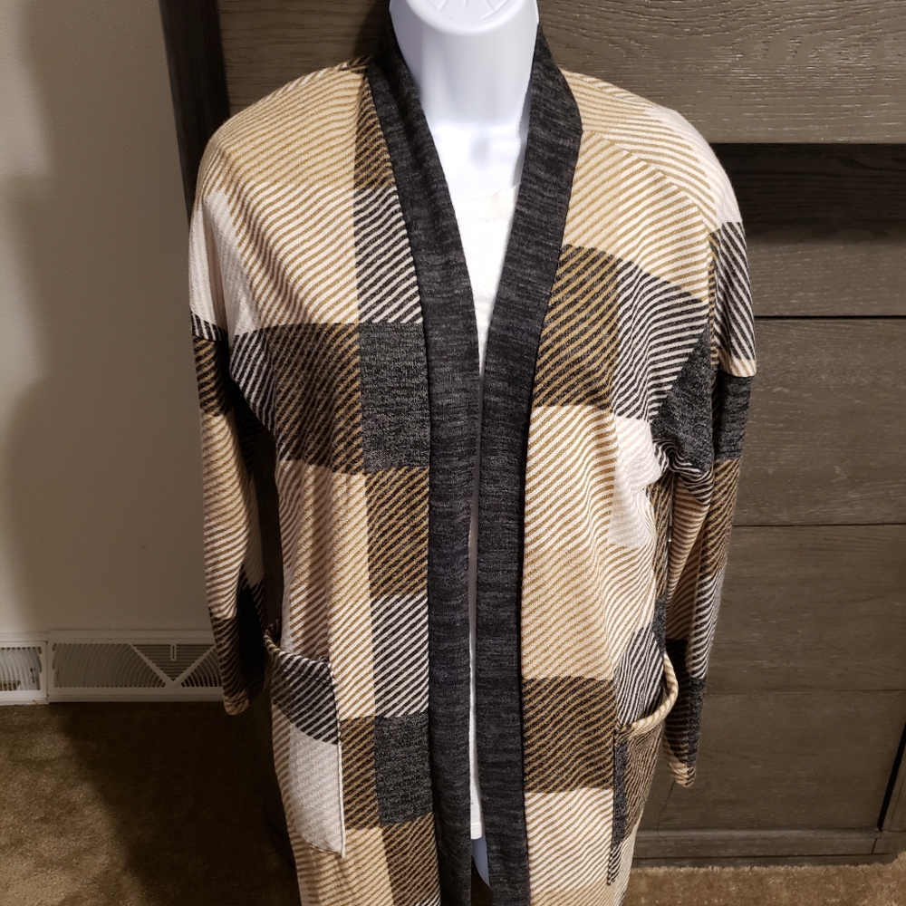 Cardigan with pockets